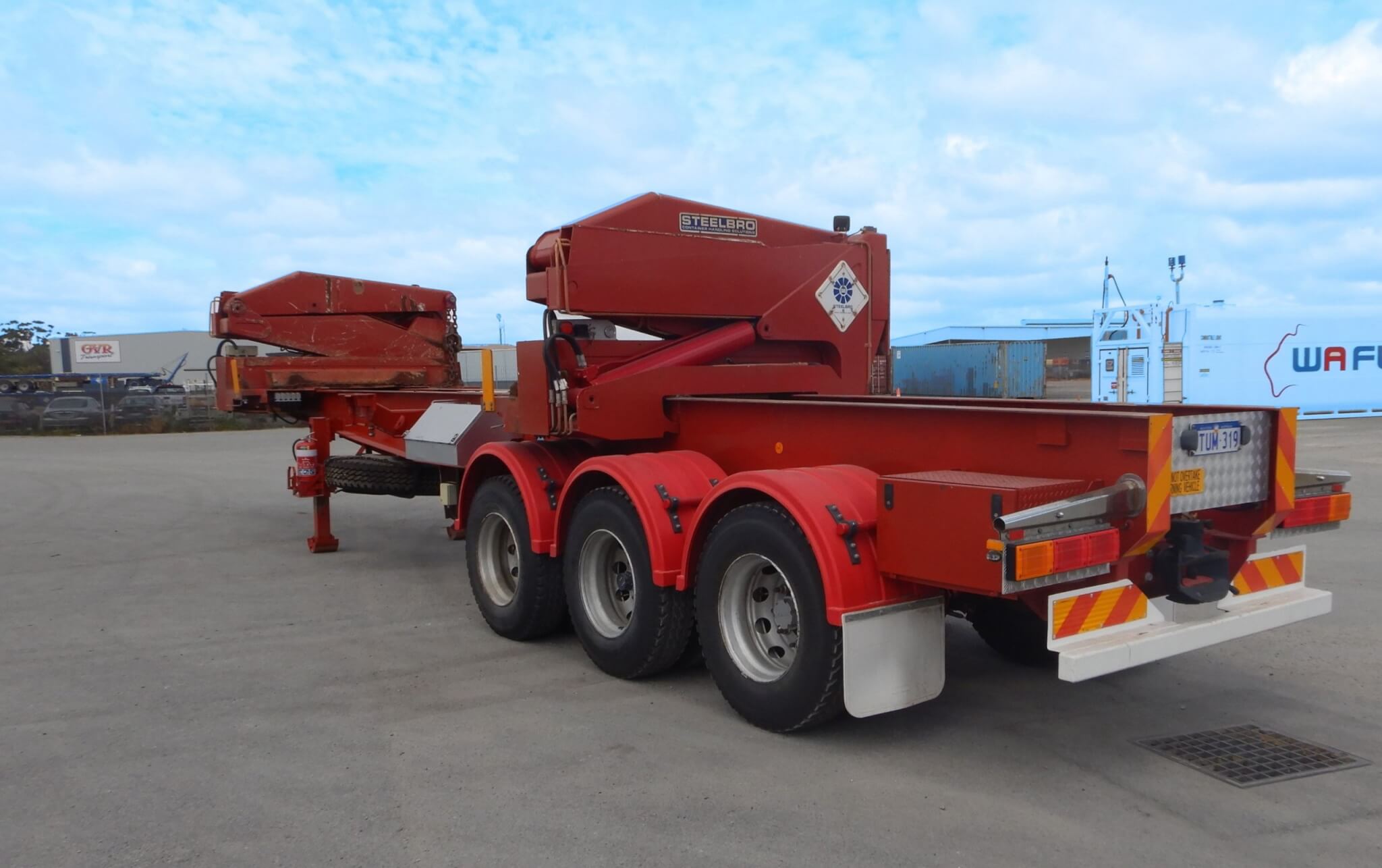 CONTAINER SIDE LIFTER FOR RENTAL
